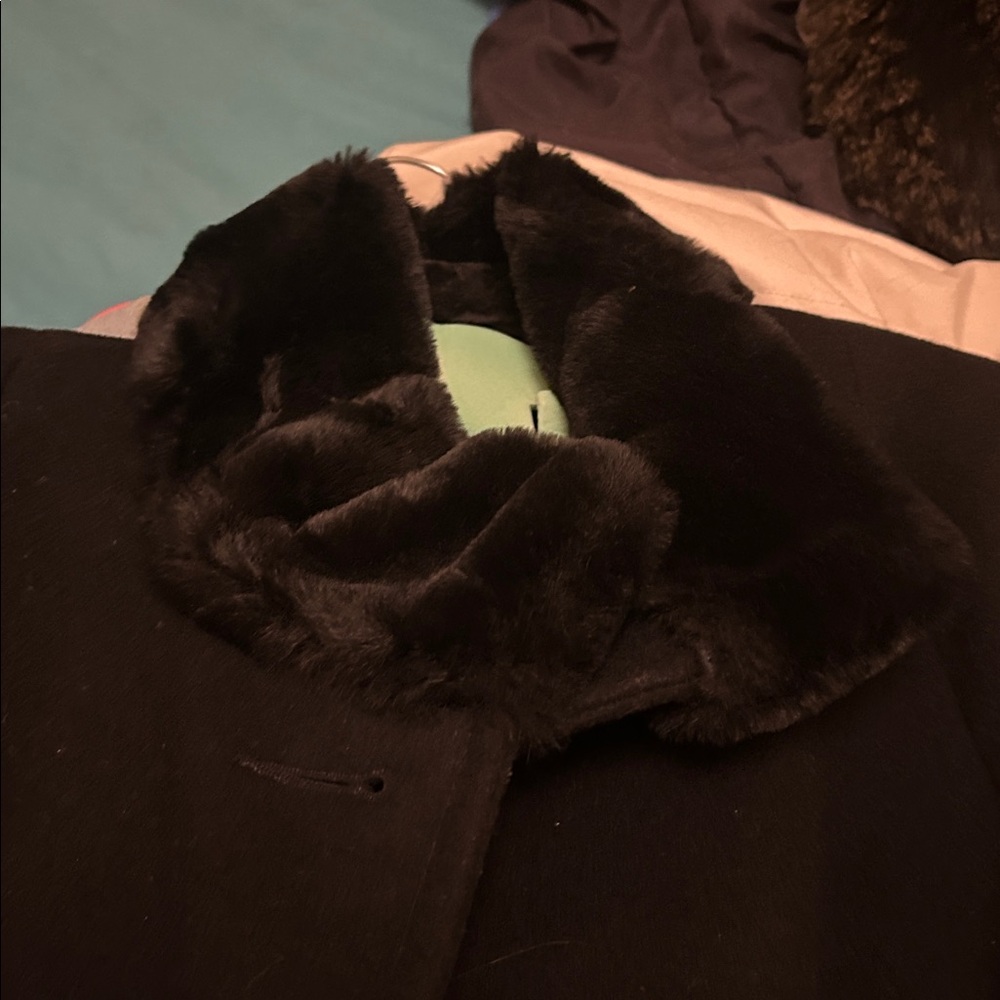 Elegant Black Trench Coat - Picture 4 of 9